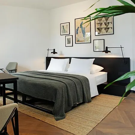 Boutique Kastel Ismaeli Pensión 4*