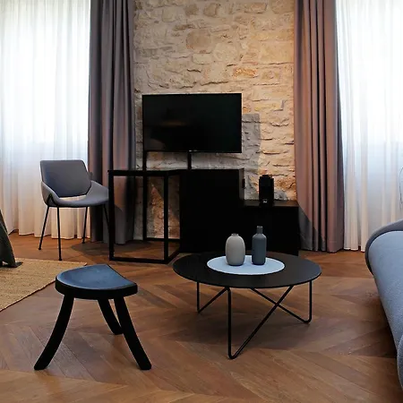 Boutique Kastel Ismaeli