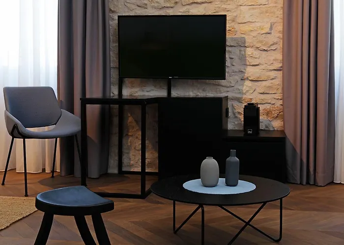 Boutique Kastel Ismaeli